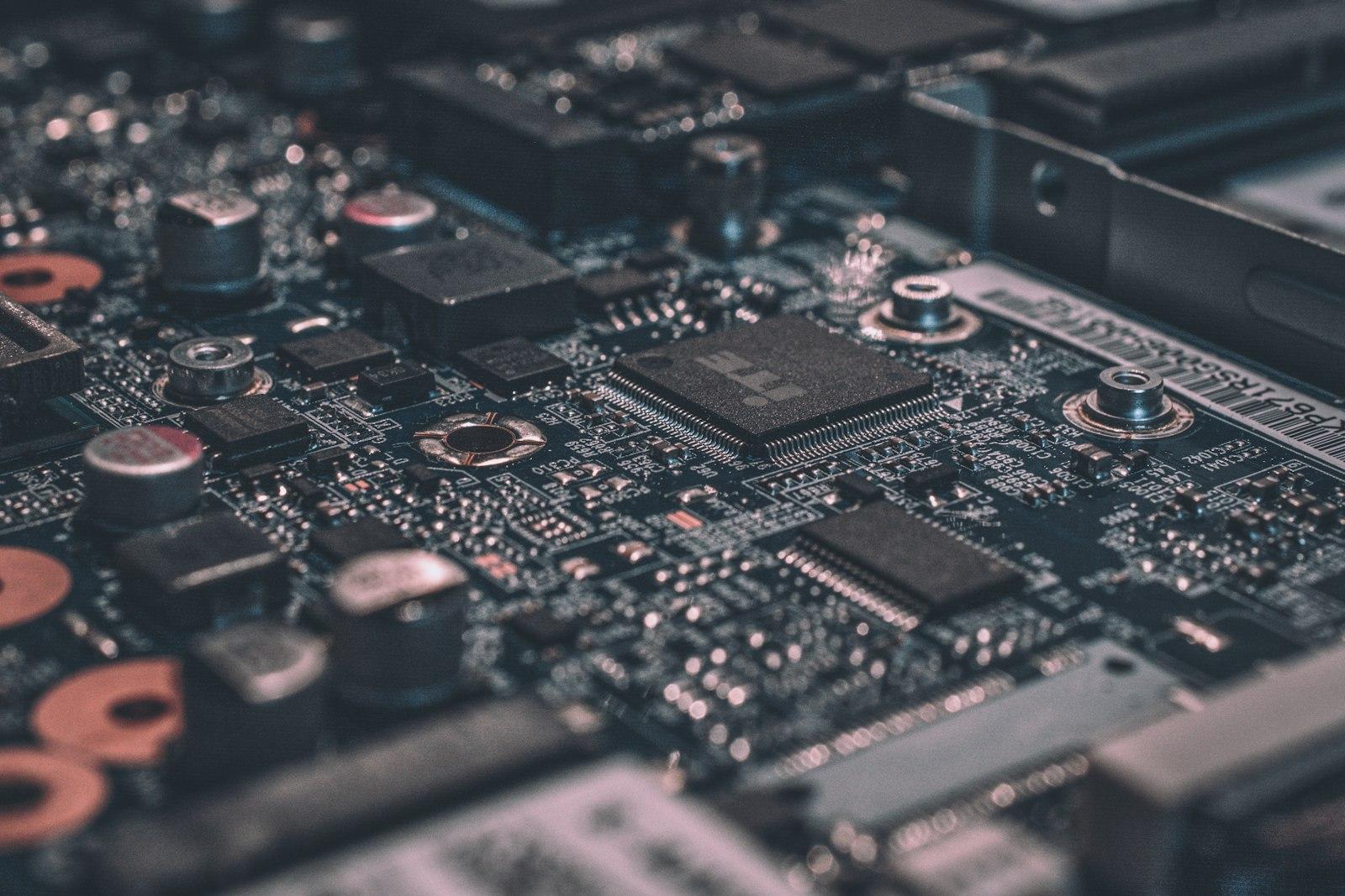 Tech & Data